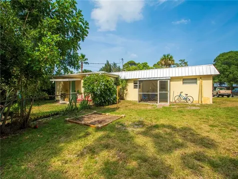 1515-1517 41st Avenue Vero Beach FL 32960
