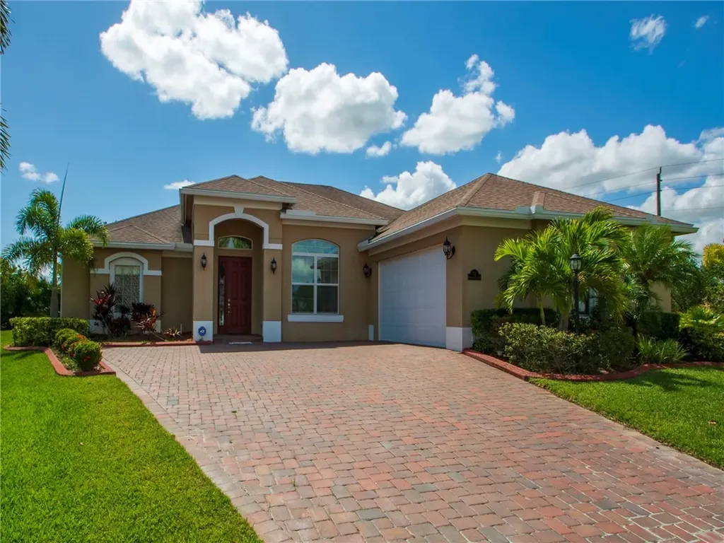 711 Fortunella Circle SW Vero Beach FL 32968