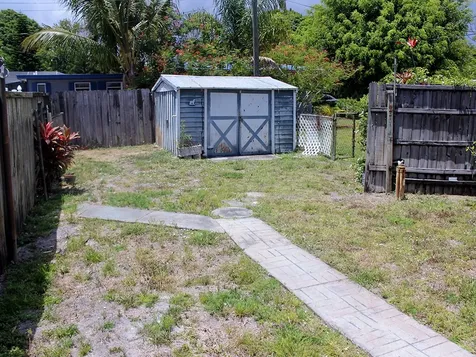 605 9th Street Vero Beach FL 32960