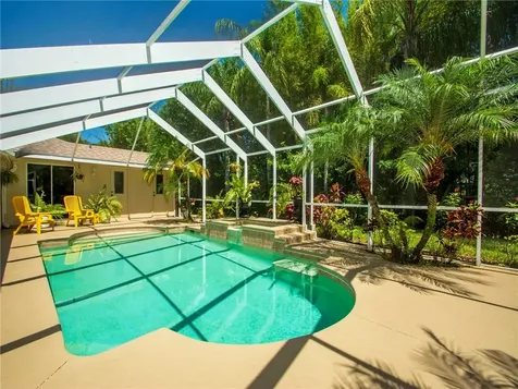 19 Carl Court Sebastian FL 32958
