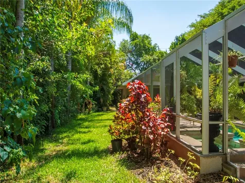 19 Carl Court Sebastian FL 32958