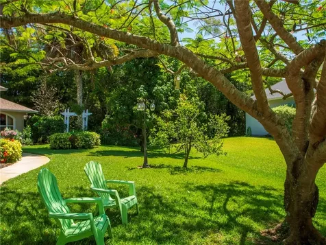 19 Carl Court Sebastian FL 32958