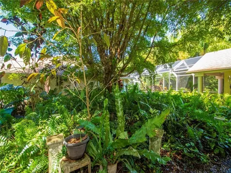 19 Carl Court Sebastian FL 32958