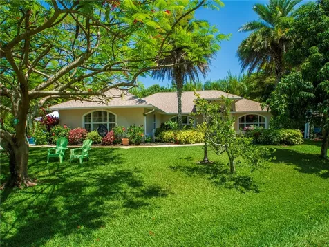 19 Carl Court Sebastian FL 32958