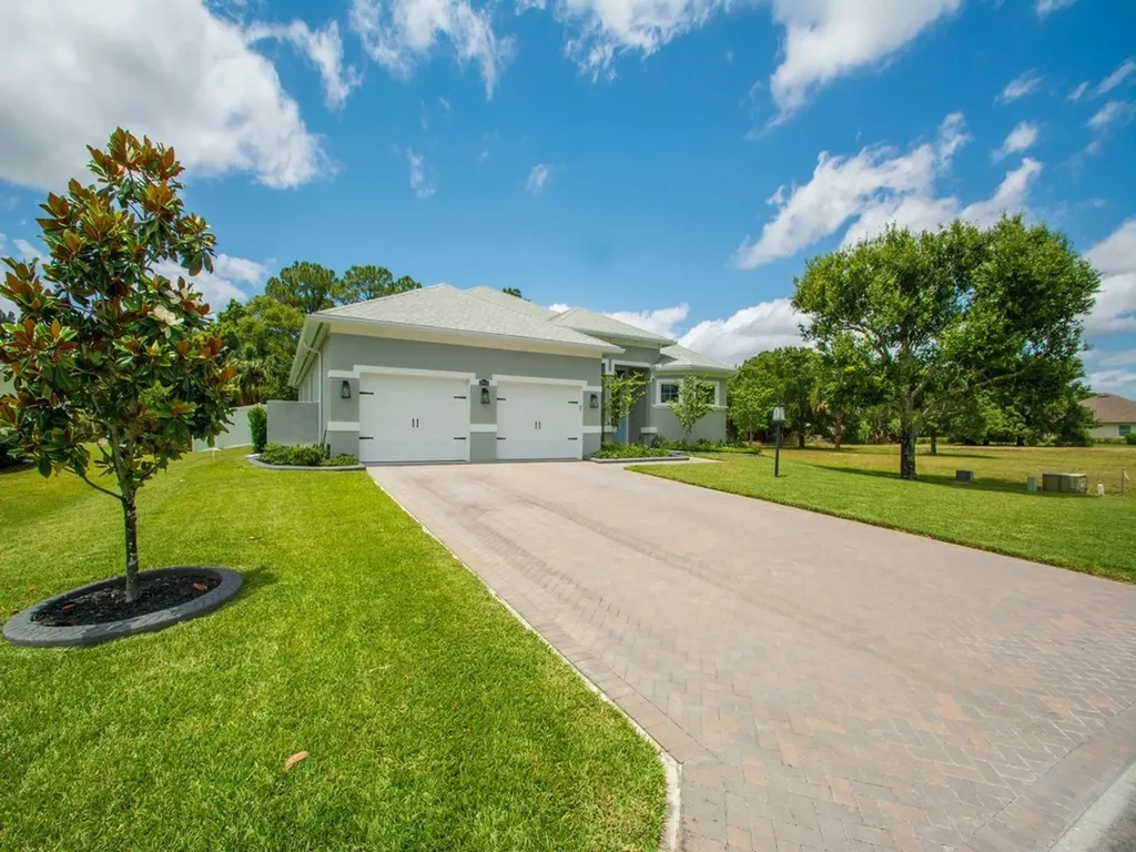3945 Oak Hollow Avenue Vero Beach FL 32966