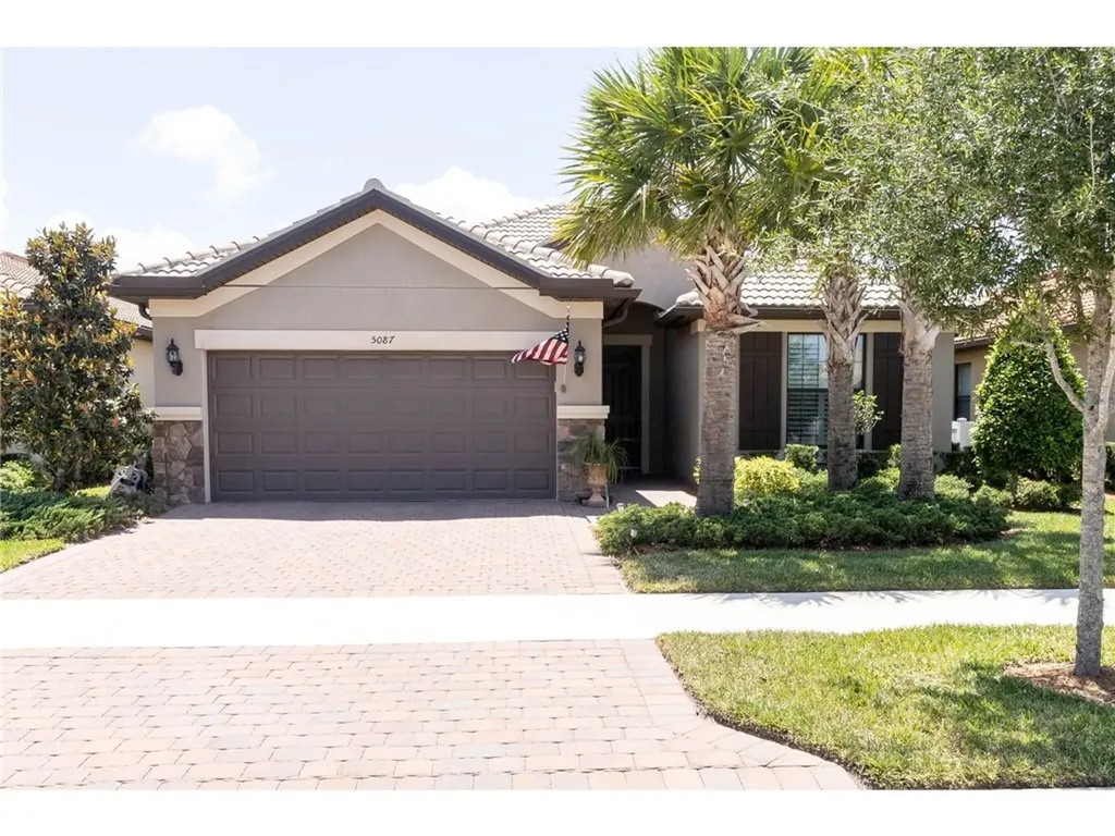 5087 Pendelton Square Vero Beach FL 32967