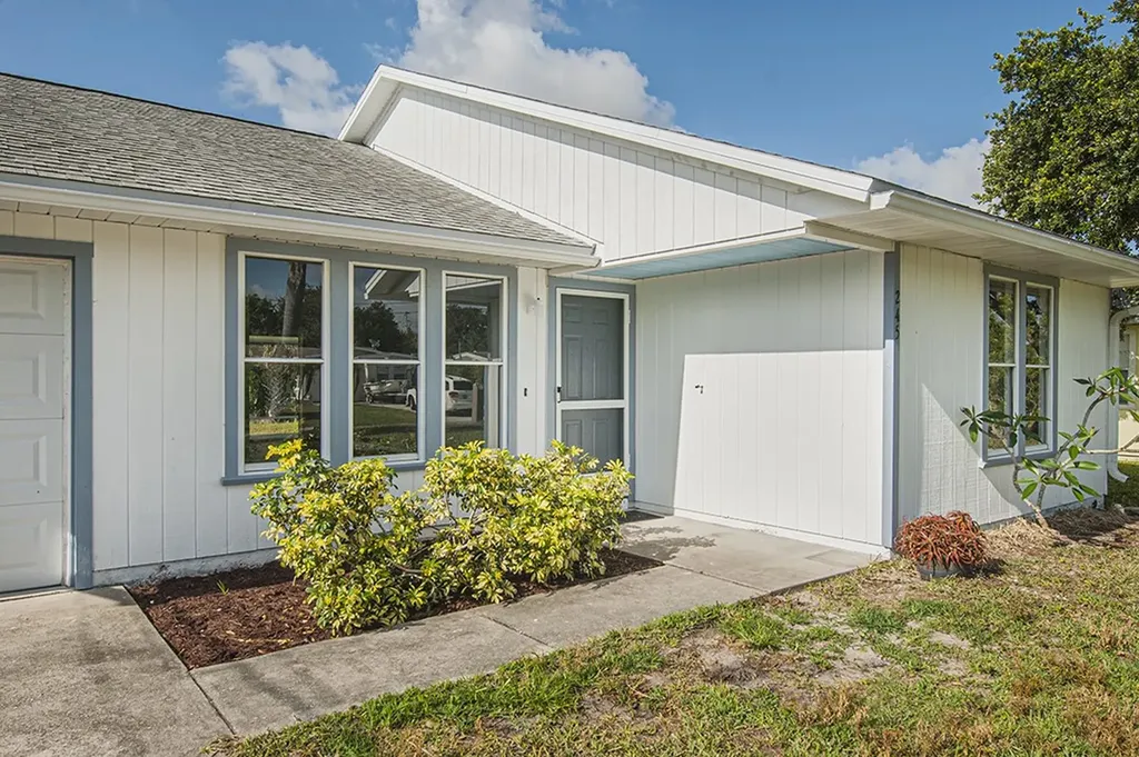 245 14th Place Vero Beach FL 32960