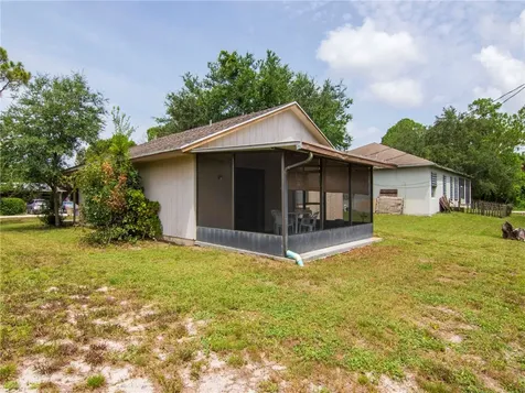2346 86th Court Vero Beach FL 32966