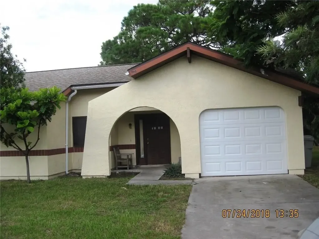 1086 23rd Place SW Vero Beach FL 32962