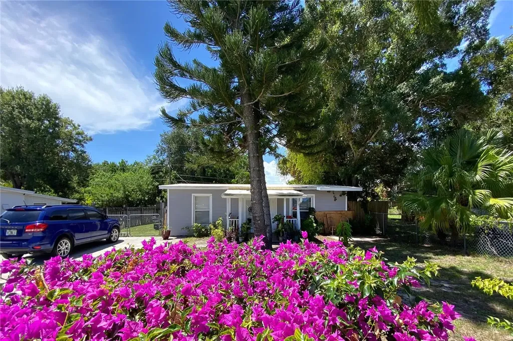 633 5th Place SW Vero Beach FL 32962