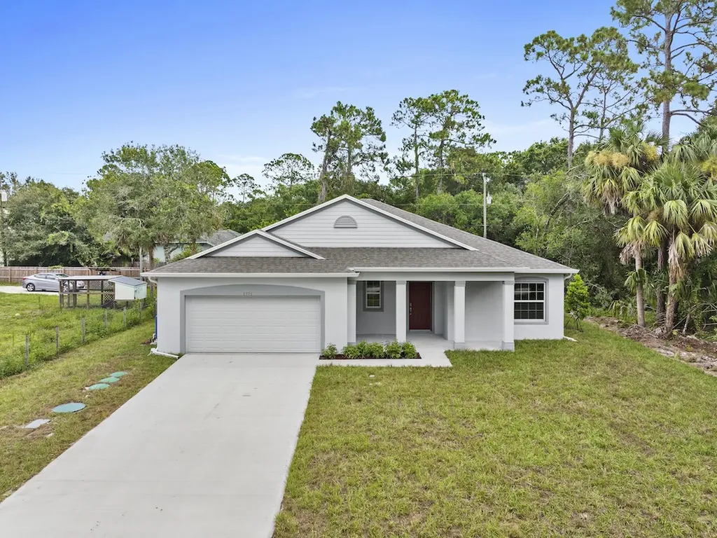 8956 108th Avenue Vero Beach FL 32967