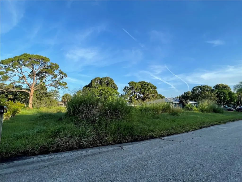 2215 18th Avenue SW Vero Beach FL 32962