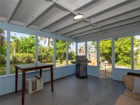 313 14th Street SW Vero Beach FL 32962