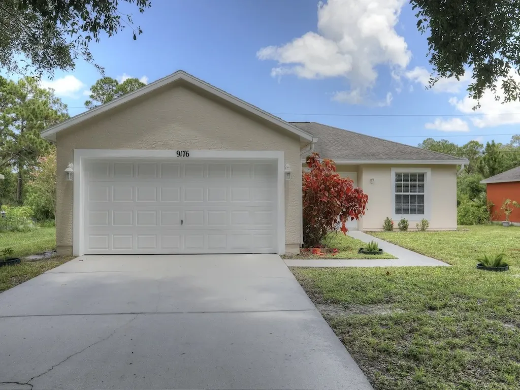 9176 106th Court Vero Beach FL 32967