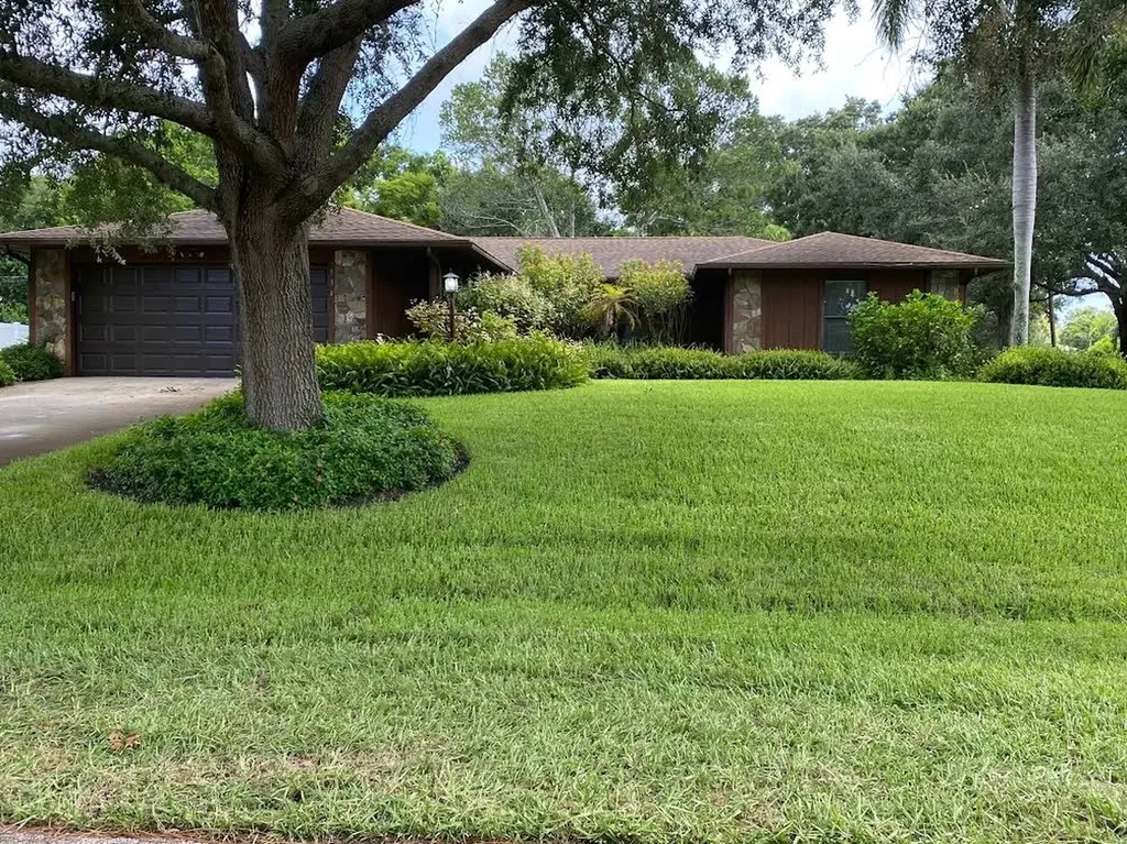 834 Haverhill Avenue Sebastian FL 32958