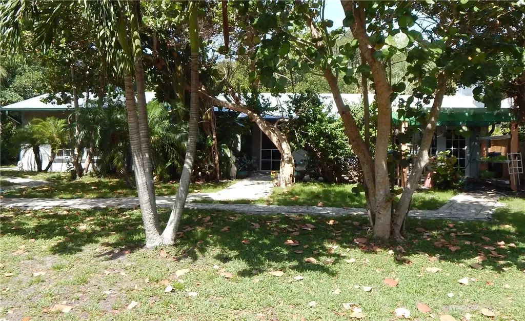 9365 Seagrape Drive Vero Beach FL 32963