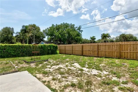 229 13th Street SW Vero Beach FL 32962