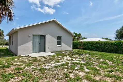 229 13th Street SW Vero Beach FL 32962