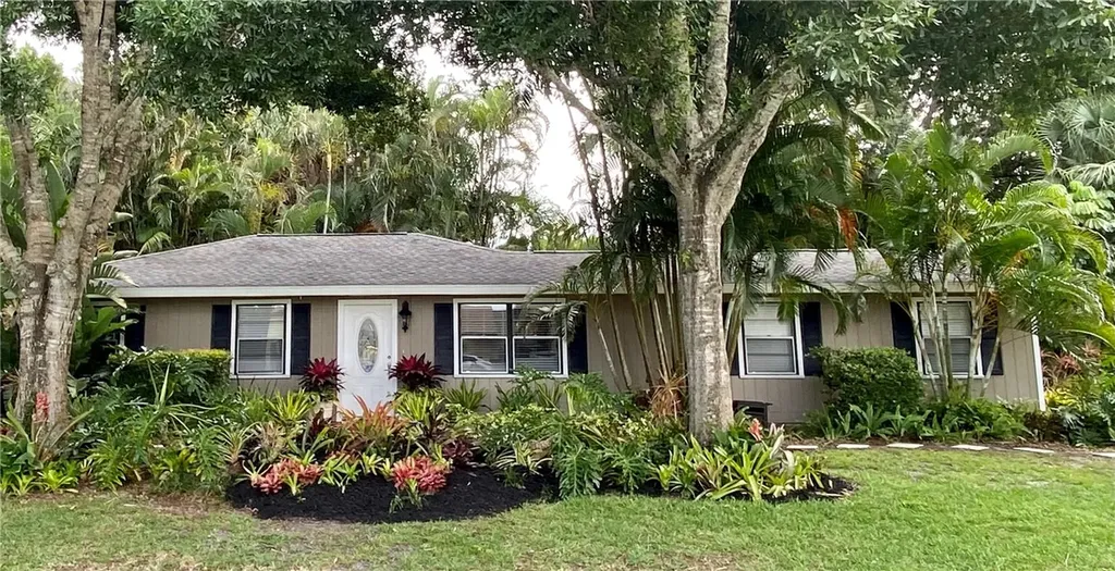 1475 4th Place Vero Beach FL 32962