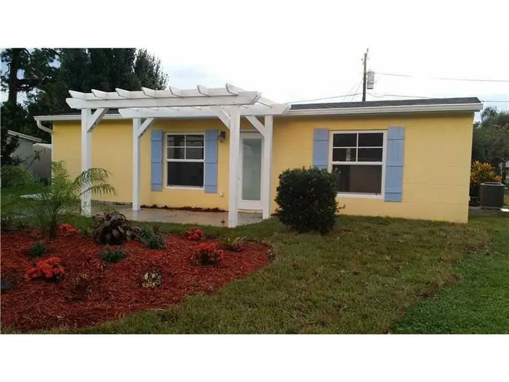 1640 5th Court Vero Beach FL 32960