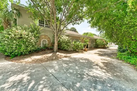 2100 Vero Beach Avenue Vero Beach FL 32960