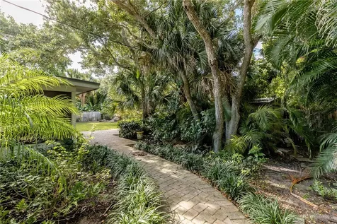 1925 Surfside Terrace Vero Beach FL 32963