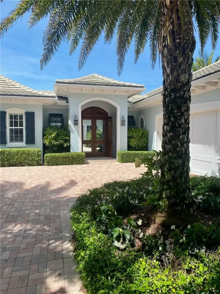 180 Palm Island Lane Vero Beach FL 32963