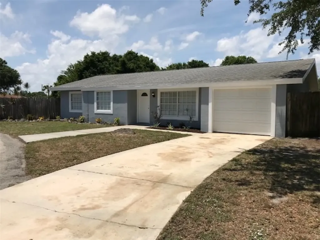 2295 13th Avenue SW Vero Beach FL 32962