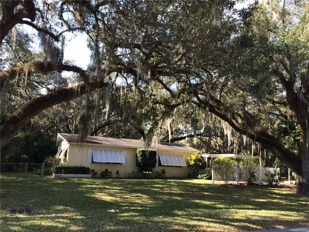 2816 10th Avenue Vero Beach FL 32960