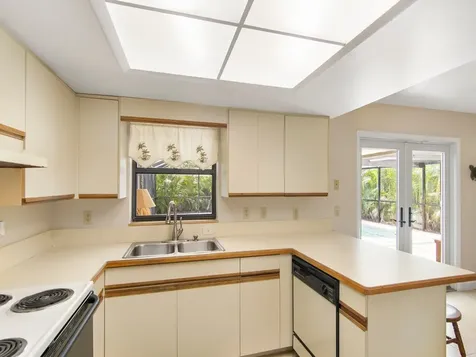 9560 Frangipani Drive Vero Beach FL 32963