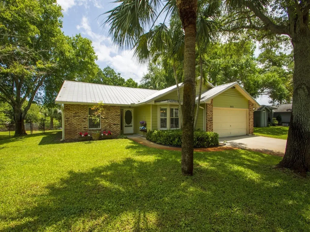 940 33rd Avenue SW Vero Beach FL 32968