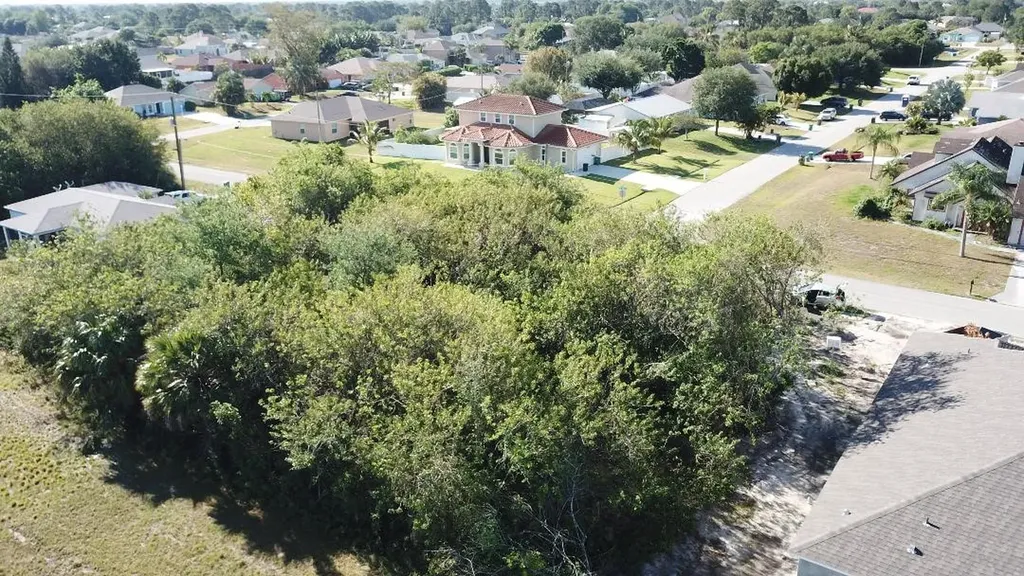 439 SW North Quick Circle Port St. Lucie FL 34953