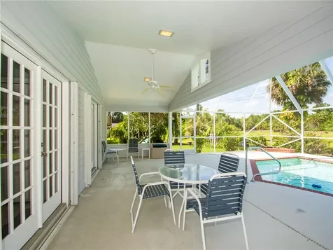 435 39th Court Vero Beach FL 32968