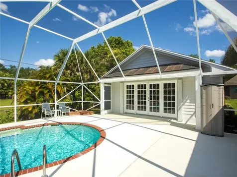 435 39th Court Vero Beach FL 32968