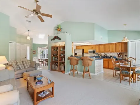 435 39th Court Vero Beach FL 32968