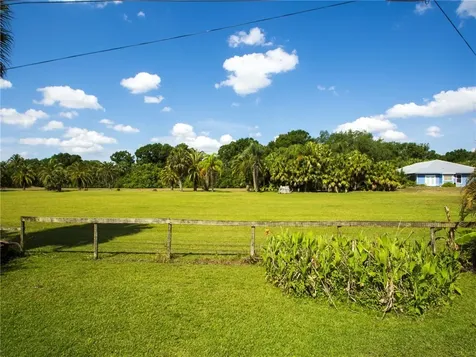 435 39th Court Vero Beach FL 32968