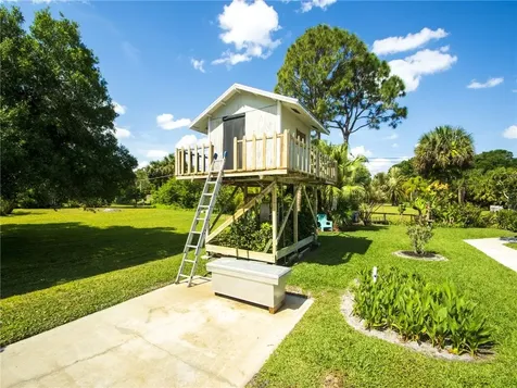 435 39th Court Vero Beach FL 32968