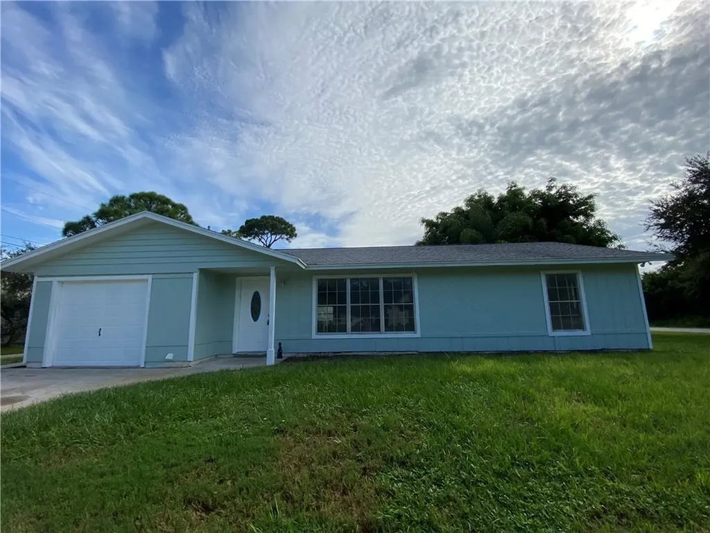 290 Delaware Avenue Sebastian FL 32958