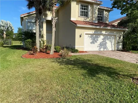 2047 Grey Falcon Circle SW Vero Beach FL 32962
