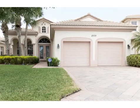 2009 Albany Terrace SW Vero Beach FL 32968