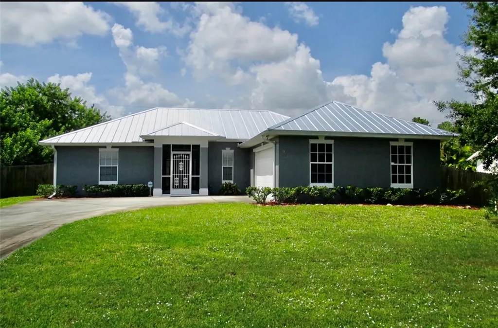 945 19th Street SW Vero Beach FL 32962