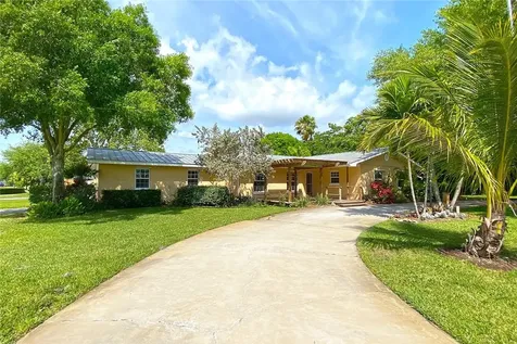 755 10th Court Vero Beach FL 32962