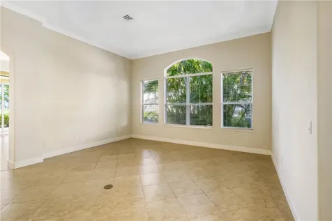 7561 S Village Square Vero Beach FL 32966