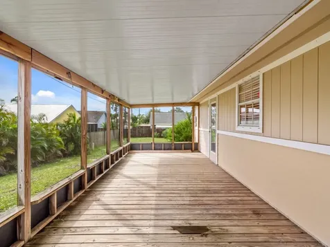 405 12th Street SW Vero Beach FL 32962