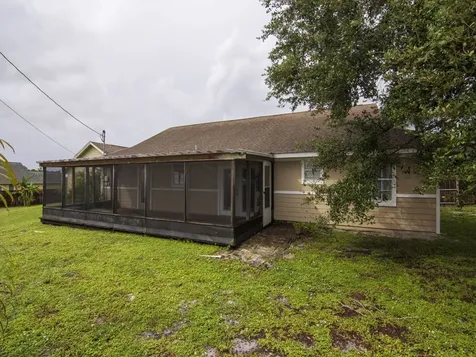 405 12th Street SW Vero Beach FL 32962