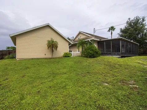 405 12th Street SW Vero Beach FL 32962