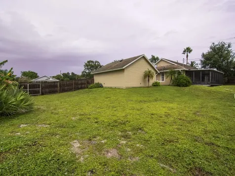 405 12th Street SW Vero Beach FL 32962