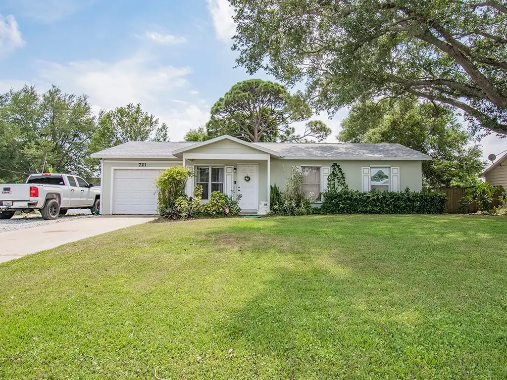 721 17th Place SW Vero Beach FL 32962