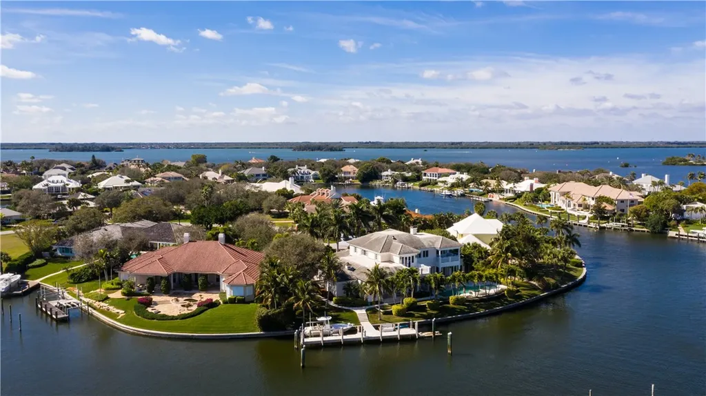 208 Spinnaker Drive Vero Beach FL 32963