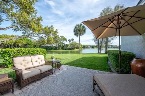 130 Lakeview Way Vero Beach FL 32963